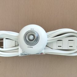 Extension cord with switch