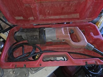 Milwaukee Sawzall With Case