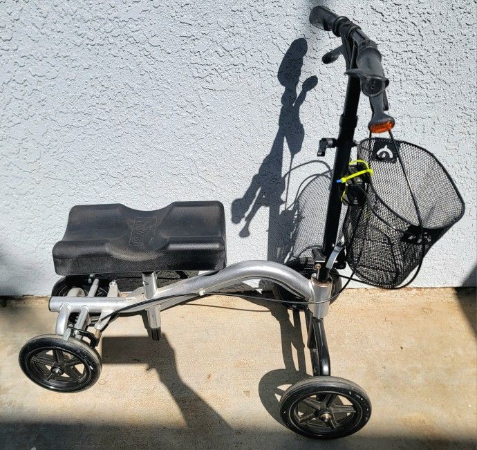 𦡠Nova TKW-12 Knee Walker - Excellent Condition! π¦΅