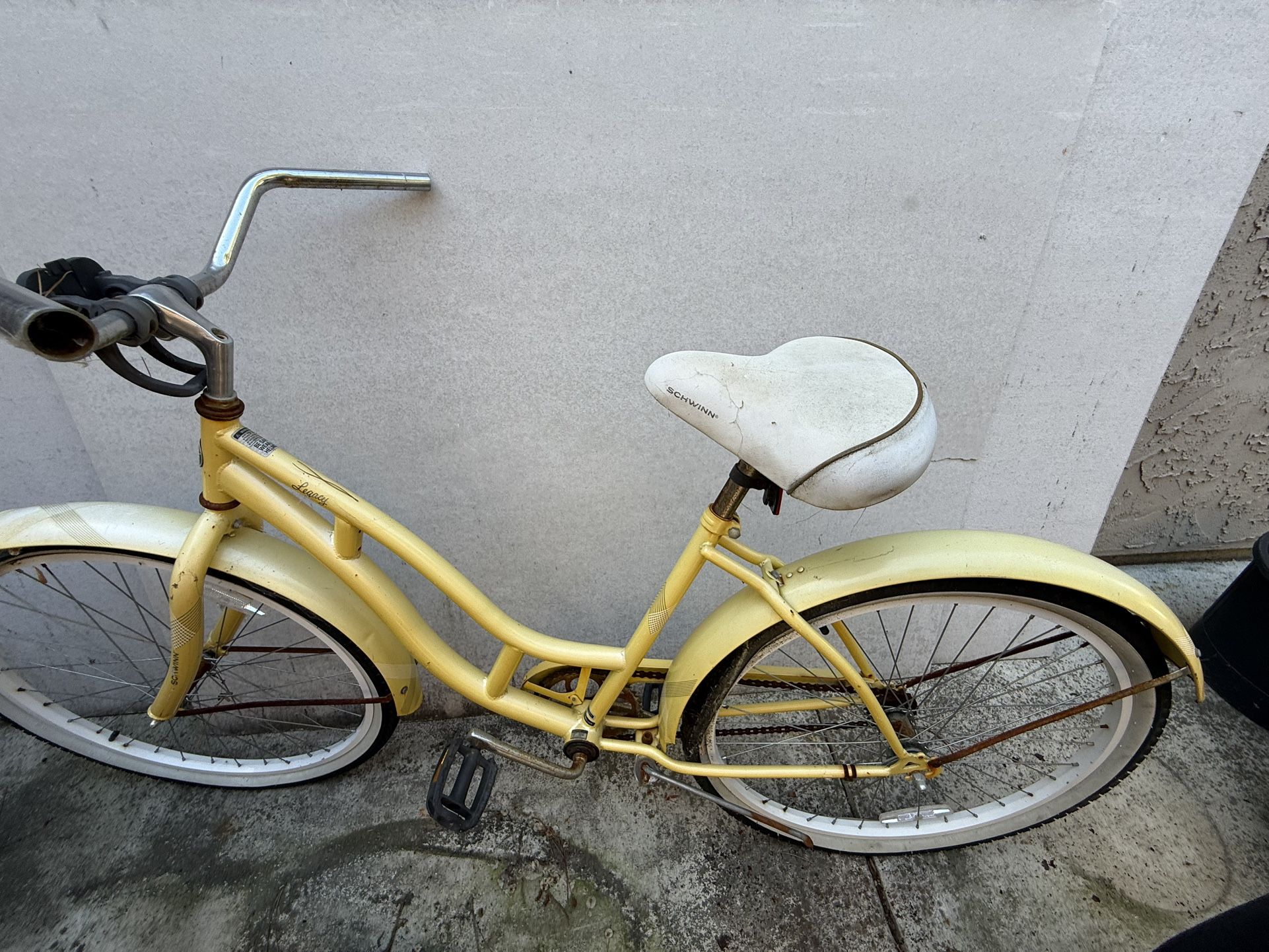 Schwinn legacy womens bike 26in cruiser