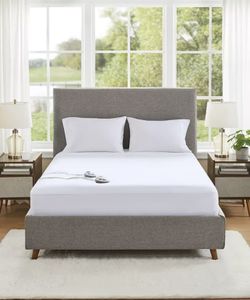 NEW King Size Heated Mattress Pad, Sunbeam, 12 Heat Settings, 12hr Auto Shut-Off, Fast Heating, Machine Washable, New in Box! (Retail $125)