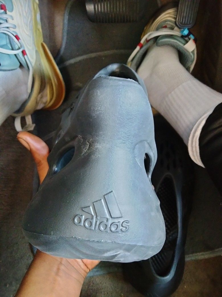 ADDIDAS YEZZY FOAM RUNNER SZ 11 NO BOX