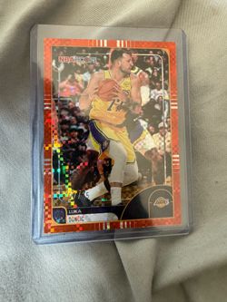 Topps 2024-25 NBA Hoops Luka Dončić Lakers Light Burst Orange #8 Card /25