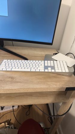 Mac mini M2 256gb with keyboard and trackpad