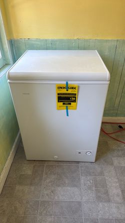 Vissani 4.9 Cu. Ft. Chest Freezer