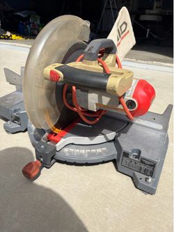 Compound miter saw