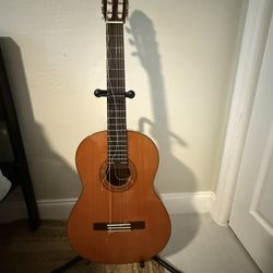 Yamaha Acoustic Classical Guitar 