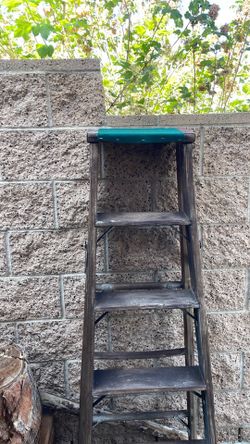Vintage antique 5 foot wood ladder very sturdy