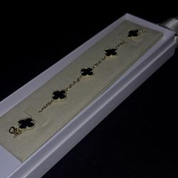 Clover Bracelet 