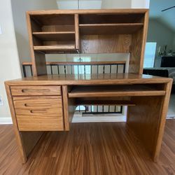 Oak Wood Desk With Hutch