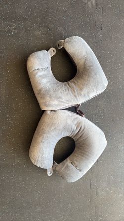 2 Eddie Bauer Travel Neck Pillows – Gray