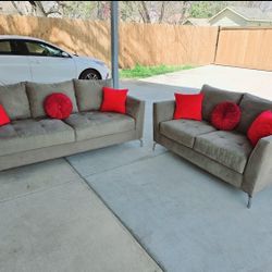 Sofa And Loveseat Extremely Comfortable No Pets Or Smoke Super Clean ASKING 590$