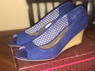 Royal blue pumps size 8