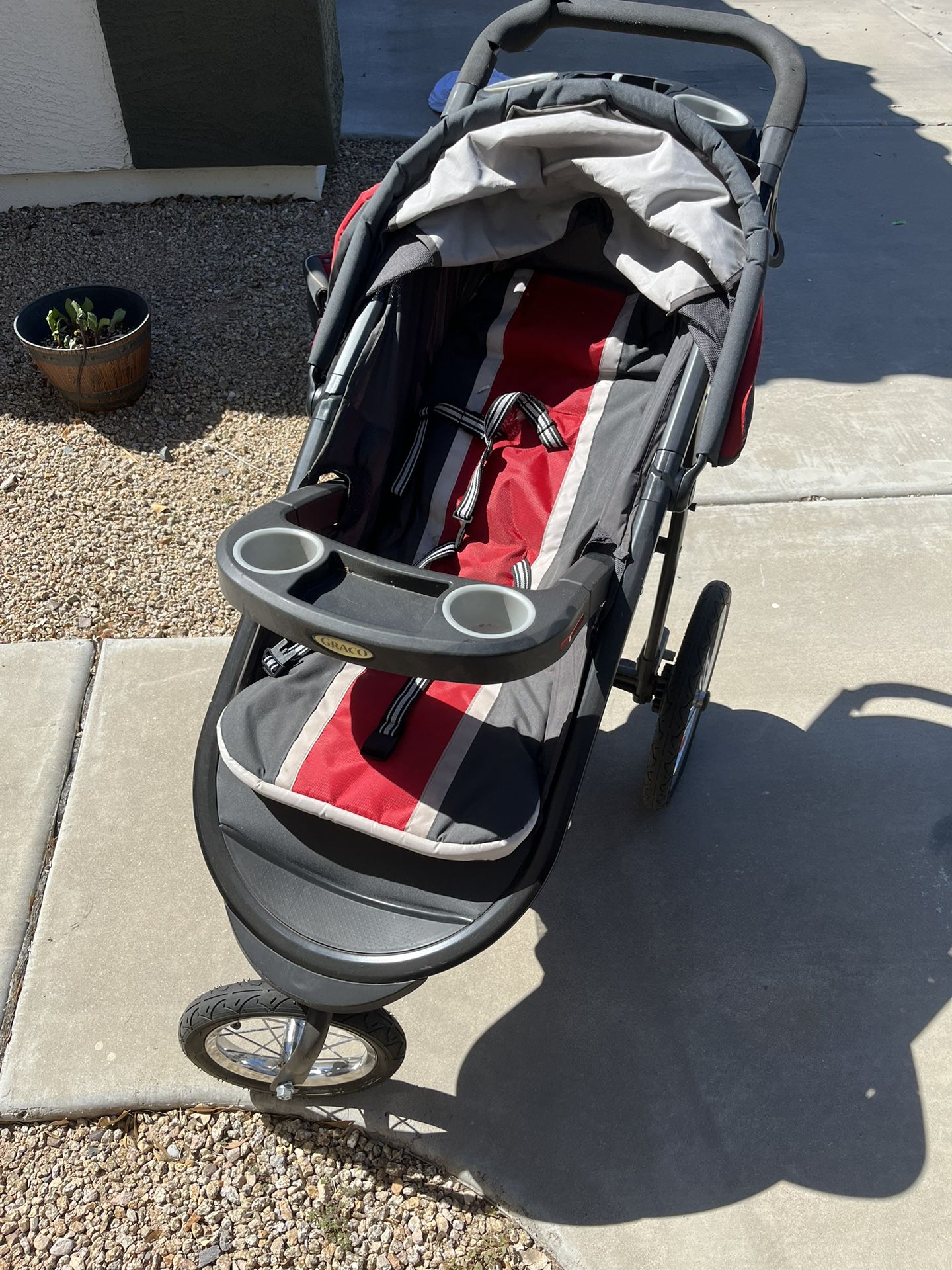 Stroller-Graco fast action jogger