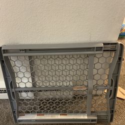 Free Baby Locking Gate