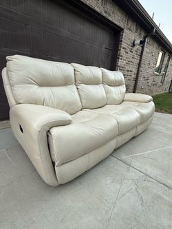 Vercelli Way Leather Power Reclining Sofa – Excellent Condition