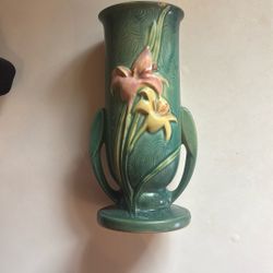 Roseville Pottery - Vase - 133-8”