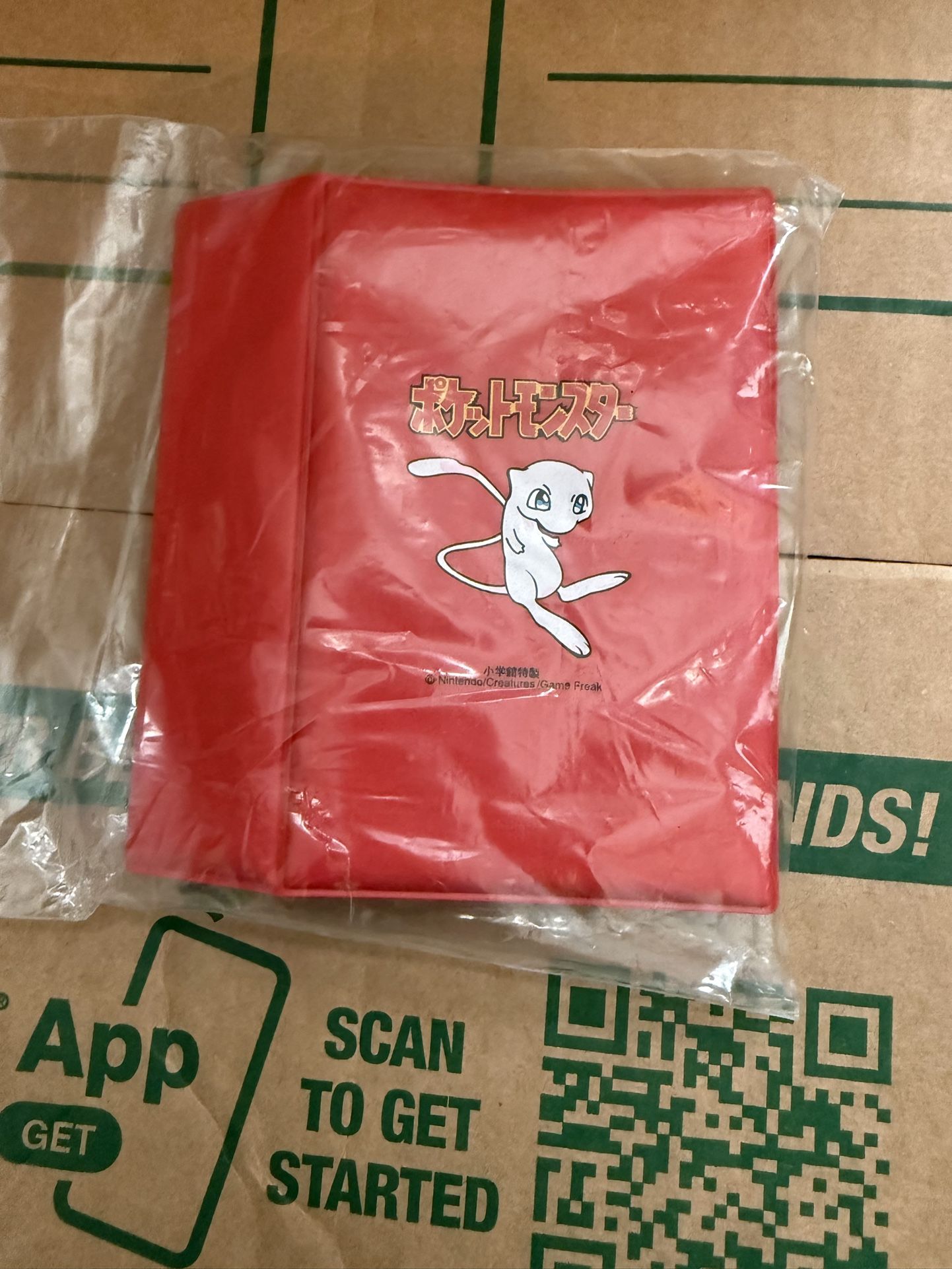 Mega Rare Pokemon Game boy Pokédex Storage Case
