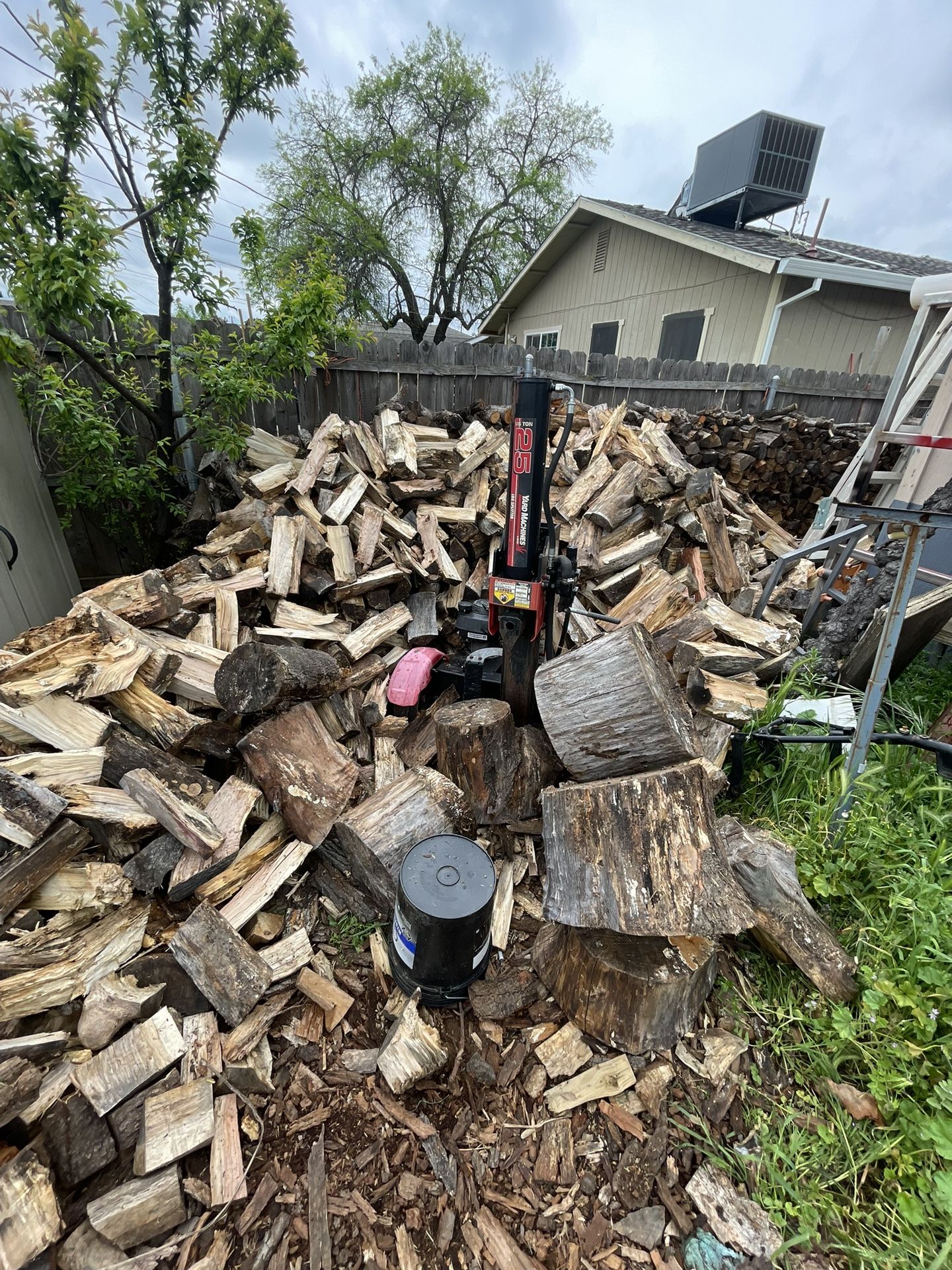 Fire Wood. Seasoned White Oak