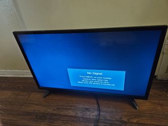Insignia 32 inch LED TV Television