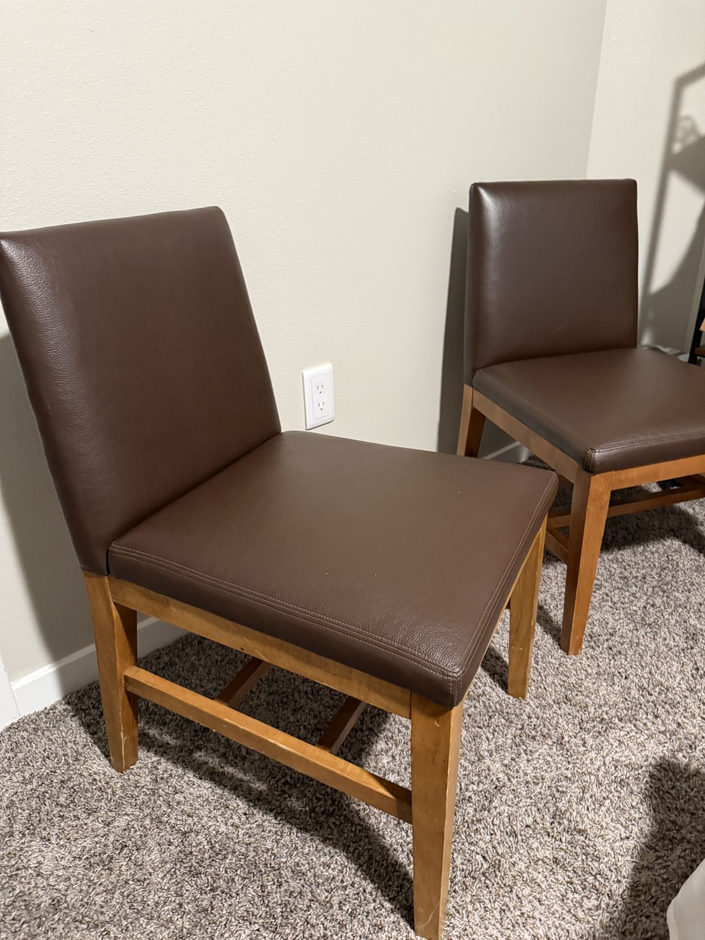 Living Room Chairs/Office Chairs