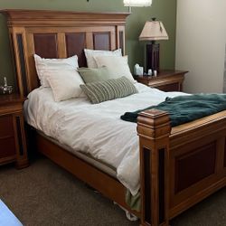It’s beautiful bedroom, set solid wood with mattress Tempur-pedic adjustable