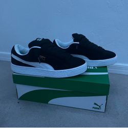 Mens Size 8.5 Black And White Original Puma Suede XL
