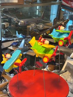Snoopy aviator display 4 aircraft