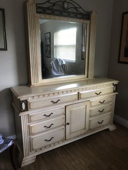 Mr. Oak Furniture