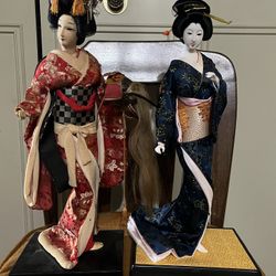 Geisha Statues