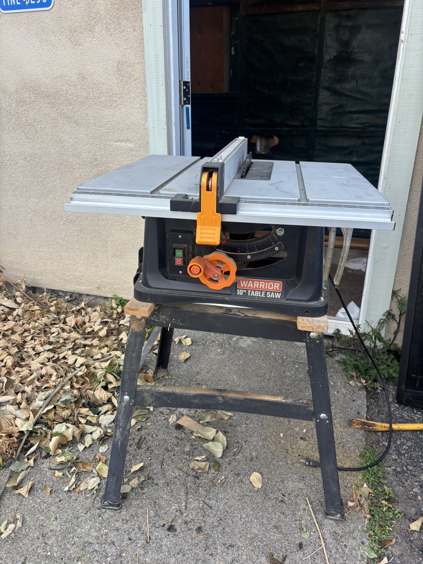 Warrior 10in Table Saw