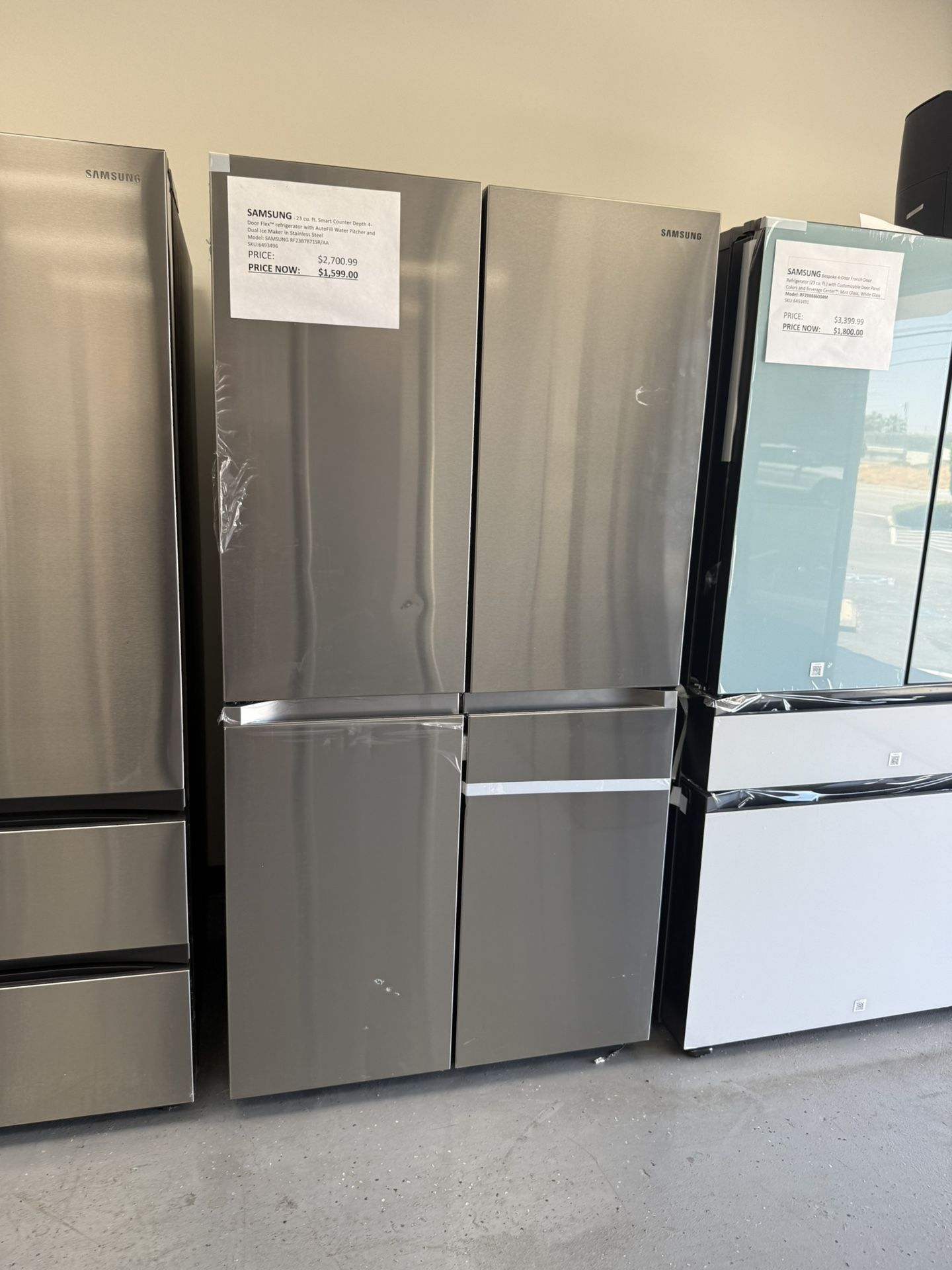 Samsung Bespoke 4-Door Flex with Beverage Center in Fingerprint Resistant Stainless Steel