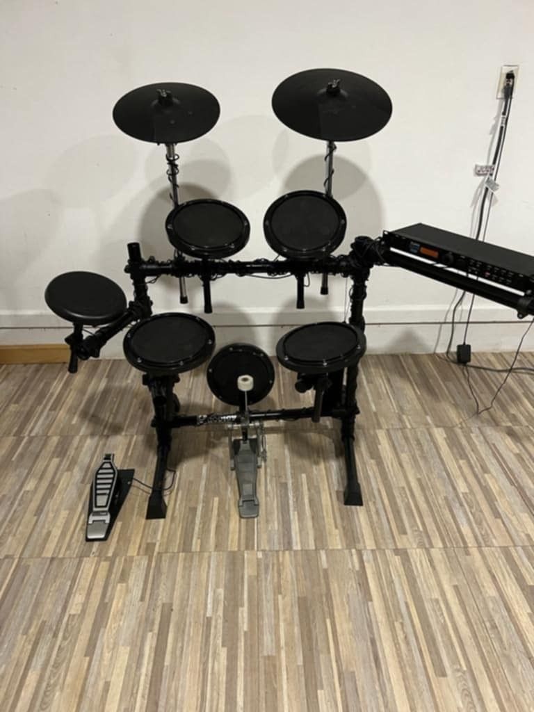 Electronic Alesis Drumset
