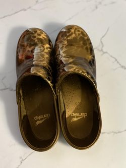 Dansko Sz 36 EU Size 6 US Black & Silver floral Slip on Clogs Leather Pantent Comfort Shoes