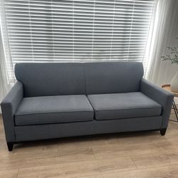 Comfy Blue Sofa With Wooden Base 🛋️.  FREE DELIVERY 🚚 