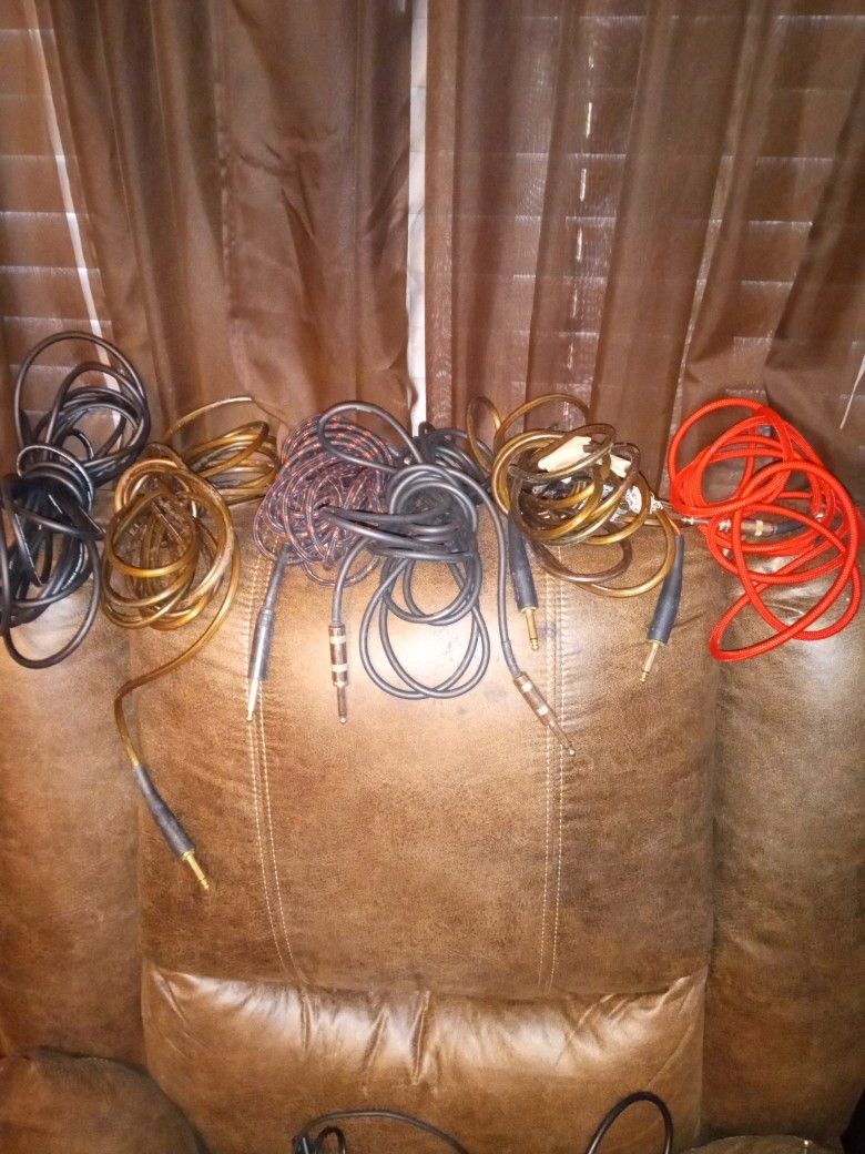 Guitar Aux Cords