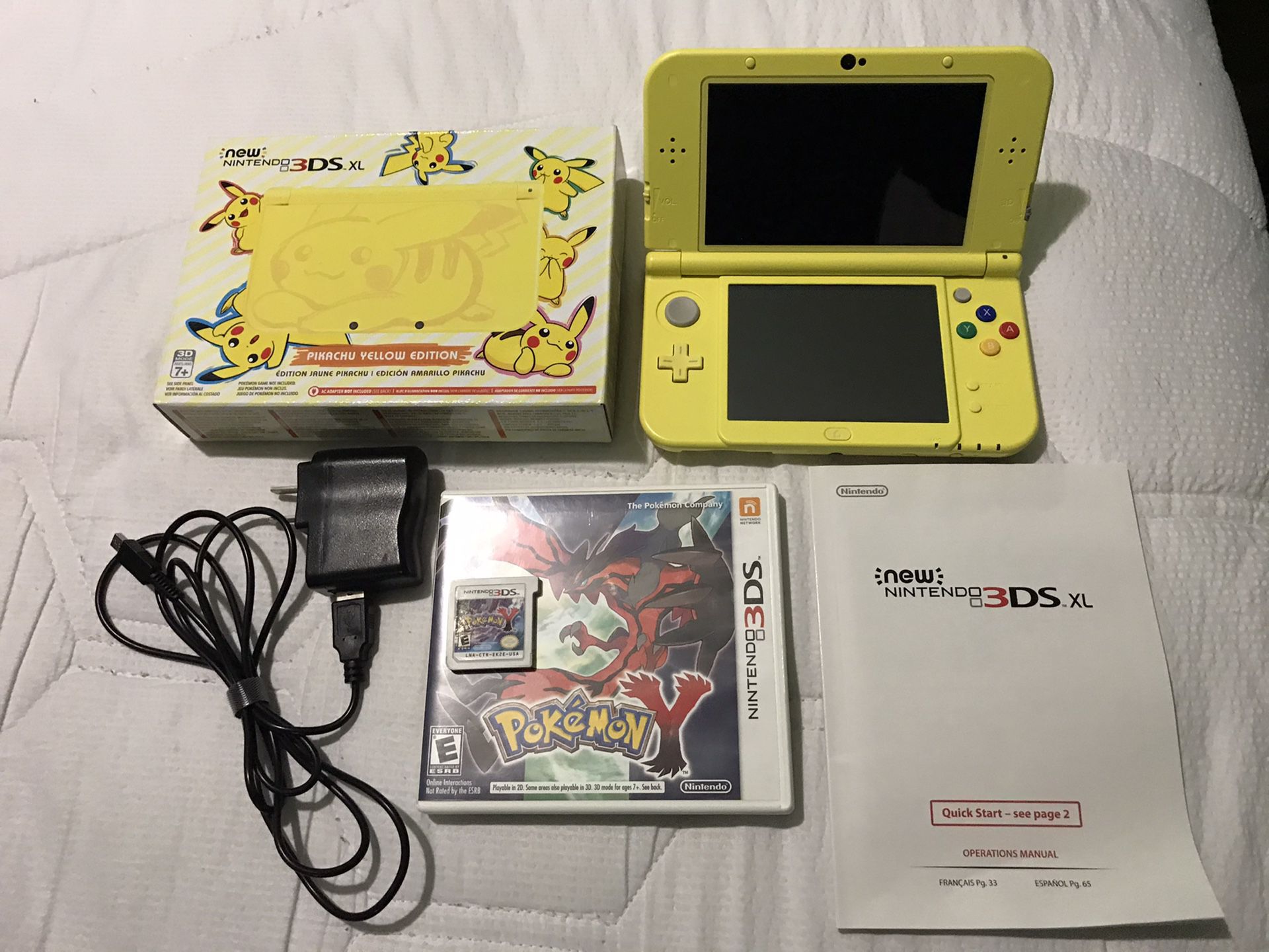Nintendo 3DS XL Pikachu yellow edition