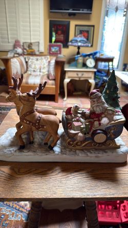 Musical Santa Claus Sleigh & Reindeers