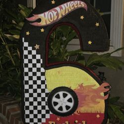 Glo's Custom Made Piñatas 