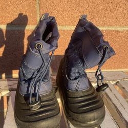 Kids Snow Boots Size 6 