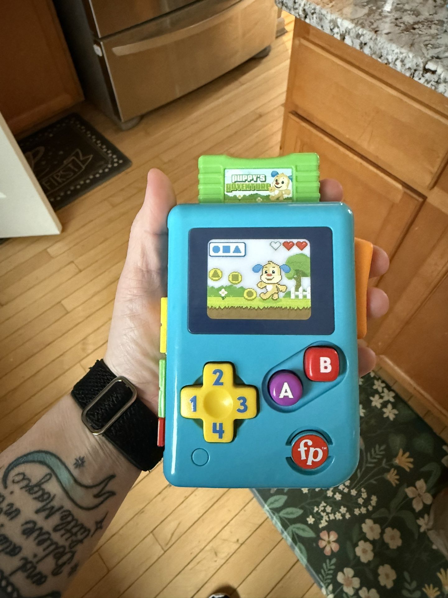Fisher-Price Laugh & Learn Lil' Gamer Pretend Video Game