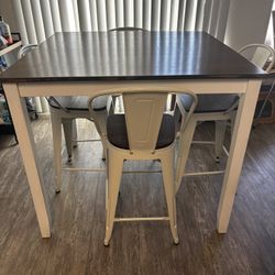 Kitchen Dining Table w/ 4 Stools