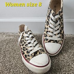 Womens Sizs 8 Converse Look Alike Brand New 