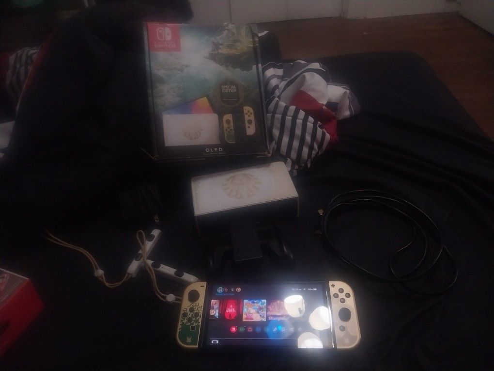 Zelda TOTK Switch Bundle – 8 Games + Accessories – Clean & Works Perfect