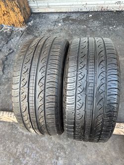 Set of 2 nice Pirelli p-zero Nero 255/40/19 (We install & balance)