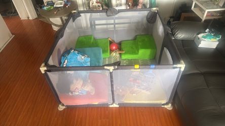 Baby play pen
