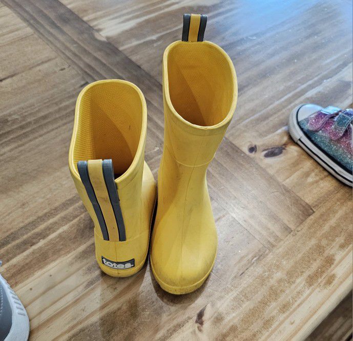 Toddler Totes Brand Rain Boots. 