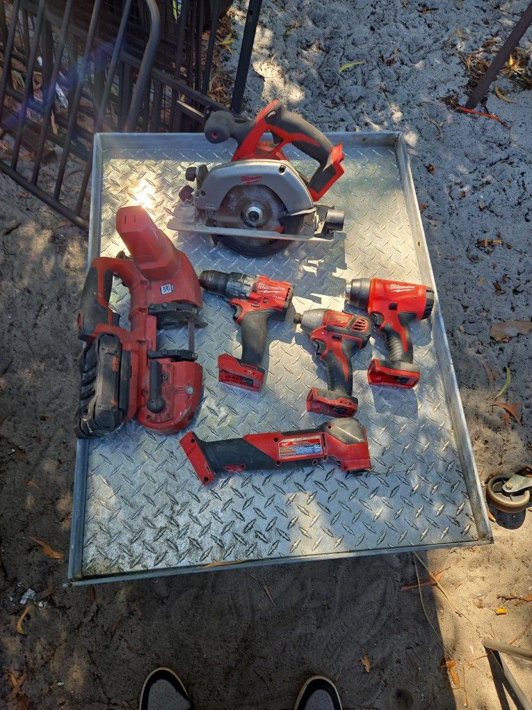 Milwaukee Set