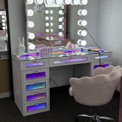New Hollywood Bluetooth Make Up Vanity 
