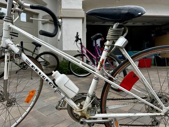 🚲 Vintage Peugeot Mixte 10-Speed Road Bike — Circa Mid-1970s